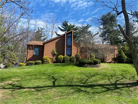 68499 Greenwood St, Saint Clairsville, OH 43950