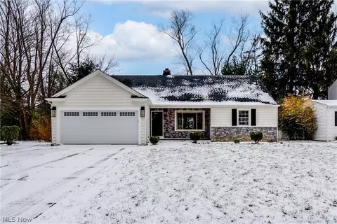 30009 Ednil Dr, Bay Village, OH 44140