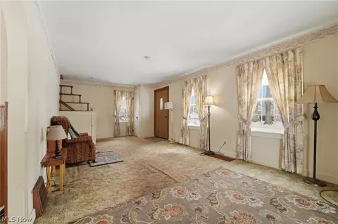 Living - 725 Union Ave, Ashtabula, OH 44004 photo 1 of 4