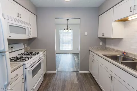 2796 Mull Ave #E, Copley, OH 44321 photo 17