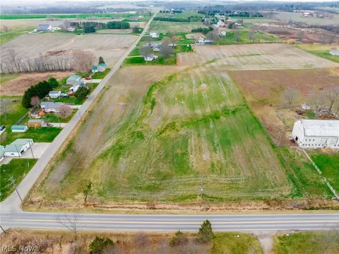 Pigeon Run Avenue Sw, Navarre, OH 44662
