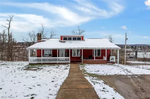 145 Valley Gem Dr, Zanesville, OH 43701