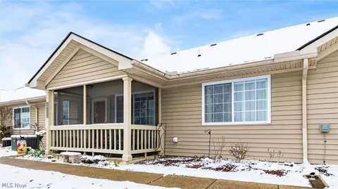 3712 Colony Hill Dr, Zanesville, OH 43701