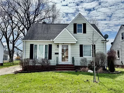 30008 Mildred St, Willowick, OH 44095