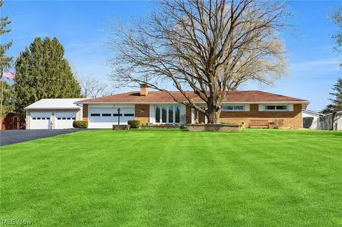 335 Walker Dr, Zanesville, OH 43701