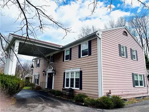 26570 Hendon Rd, Beachwood, OH 44122
