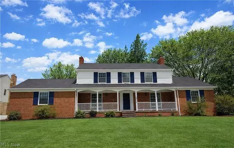 22350 S Woodland Rd, Shaker Heights, OH 44122