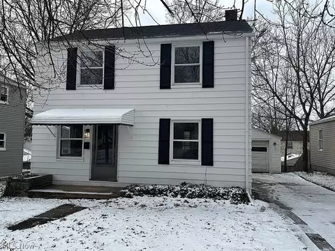 1570 Oakwood Ave, Akron, OH 44301