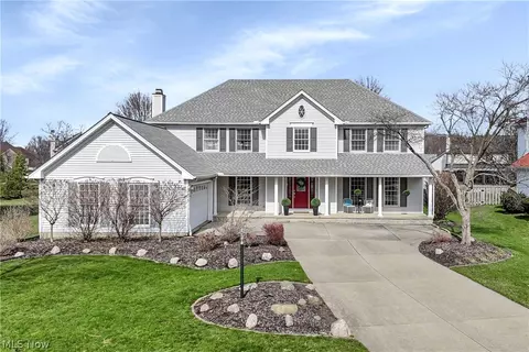 19726 Summer Place Dr, Strongsville, OH 44149