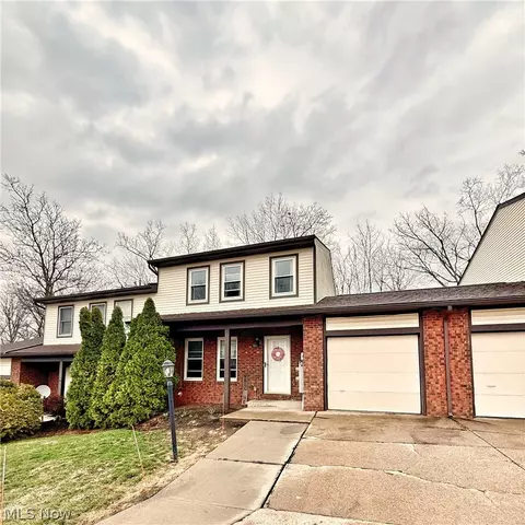 7031 Woodthrush Dr, Painesville, OH 44077