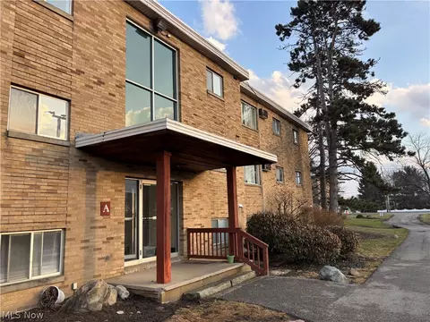 5200 Royalton Rd #A11, North Royalton, OH 44133