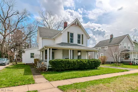 4437 Center St, Willoughby, OH 44094