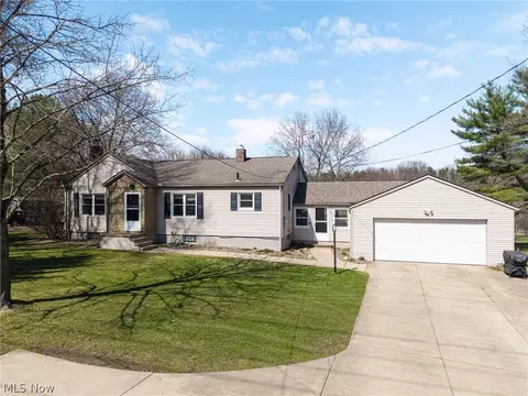 2427 Wadsworth Rd, Norton, OH 44203