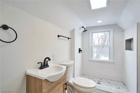 2800 Stark Dr, Willoughby Hills, OH 44094 photo 3