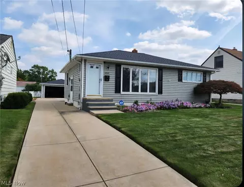 6065 Mercer Dr, Brook Park, OH 44142