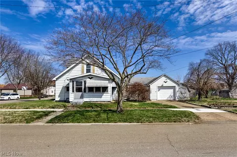 334 W 4th St, Dover, OH 44622