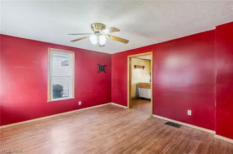 334 W 4th St, Dover, OH 44622 photo 5