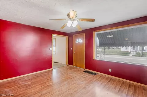 334 W 4th St, Dover, OH 44622 photo 6