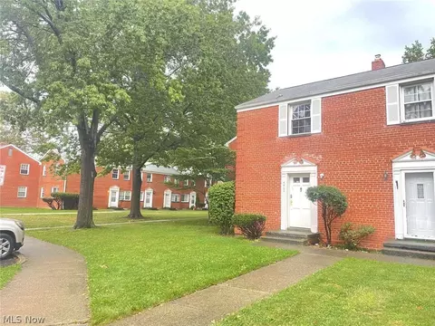 442 Clearview Dr #U9, Euclid, OH 44123