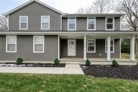1330 Chelton Dr, Kent, OH 44240