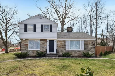 4284 Silsby Rd, University Heights, OH 44118
