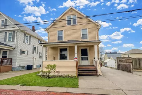 600 Robinette Ct, Akron, OH 44310