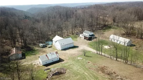 5696 Township Road 289, Hammondsville, OH 43945