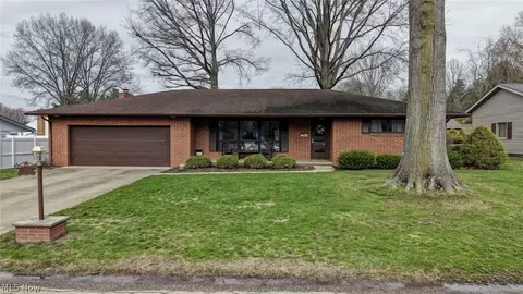 401 E 18th St, Dover, OH 44622