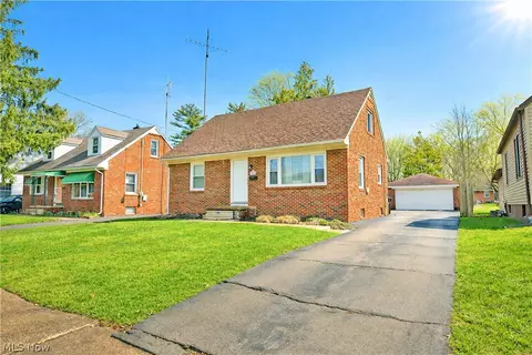 1153 Meadowbrook Ave SE, Warren, OH 44484