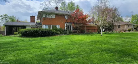 3224 Halsey Dr NE, Warren, OH 44483