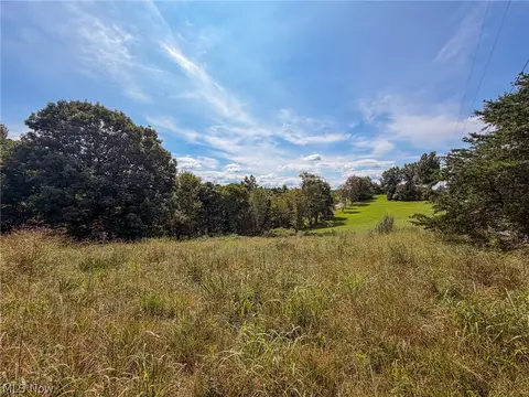 Chichester Road, Parkersburg, WV 26104