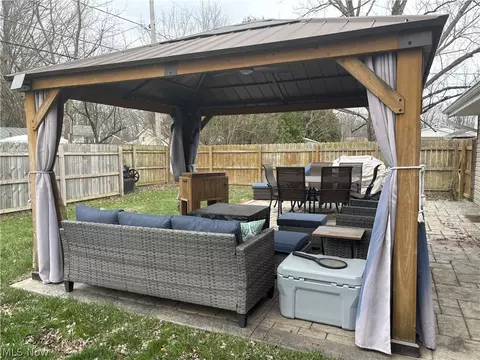 Exterior - 236 Northfield Dr, Elyria, OH 44035 photo 3 of 5