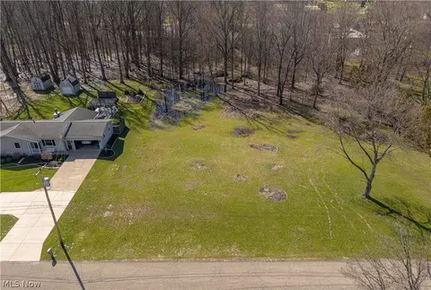 819 Swift Dr, Vienna, OH 44473