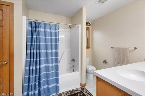 Bath - 10909 Ruby, Cambridge, OH 43725 photo 2 of 3