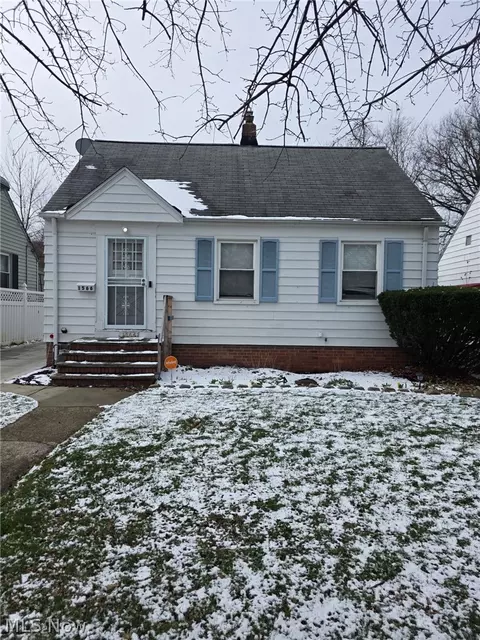 1566 E 195th St, Euclid, OH 44117