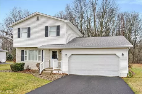2684 Lydia Dr SW, Warren, OH 44481