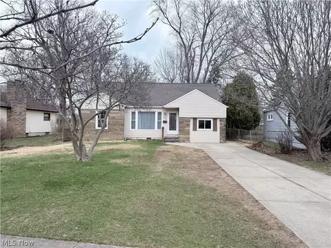 799 Stevens Blvd, Eastlake, OH 44095