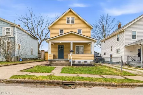 320 Fox Dr, Ashtabula, OH 44004