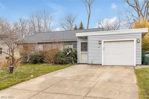 1231 Ranchland Dr, Mayfield Heights, OH 44124