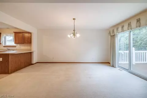 501 Falling Leaf Dr, Seven Hills, OH 44131 photo 6