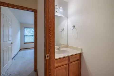 501 Falling Leaf Dr, Seven Hills, OH 44131 photo 11
