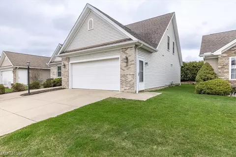 501 Falling Leaf Dr, Seven Hills, OH 44131 photo 28