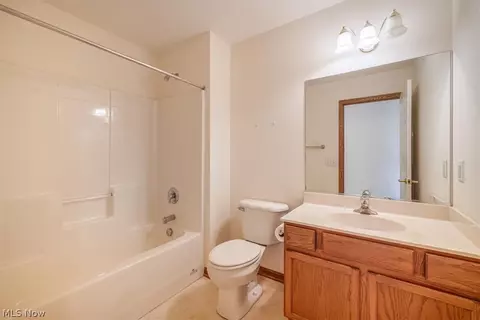 501 Falling Leaf Dr, Seven Hills, OH 44131 photo 21