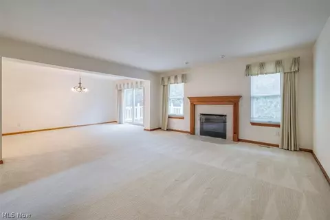 501 Falling Leaf Dr, Seven Hills, OH 44131 photo 3