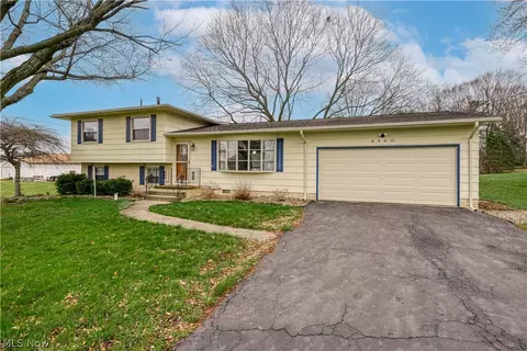 6860 Beridge St, Louisville, OH 44641