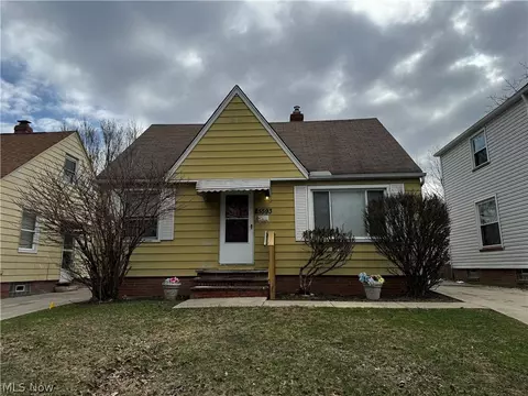 5593 South Blvd, Maple Heights, OH 44137