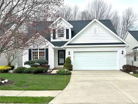 11218 Butternut Ln, North Royalton, OH 44133