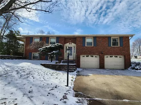 49871 S Park Cir, East Liverpool, OH 43920