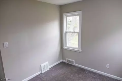 795 E 260th St, Euclid, OH 44132 photo 13