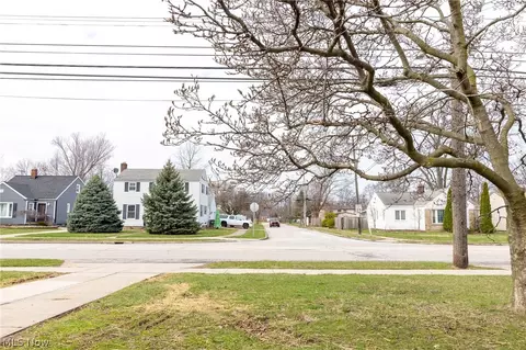 795 E 260th St, Euclid, OH 44132 photo 35